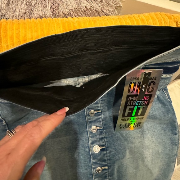 Adorable Coco + Carmen denim skirt! New with tags! - Picture 5 of 5